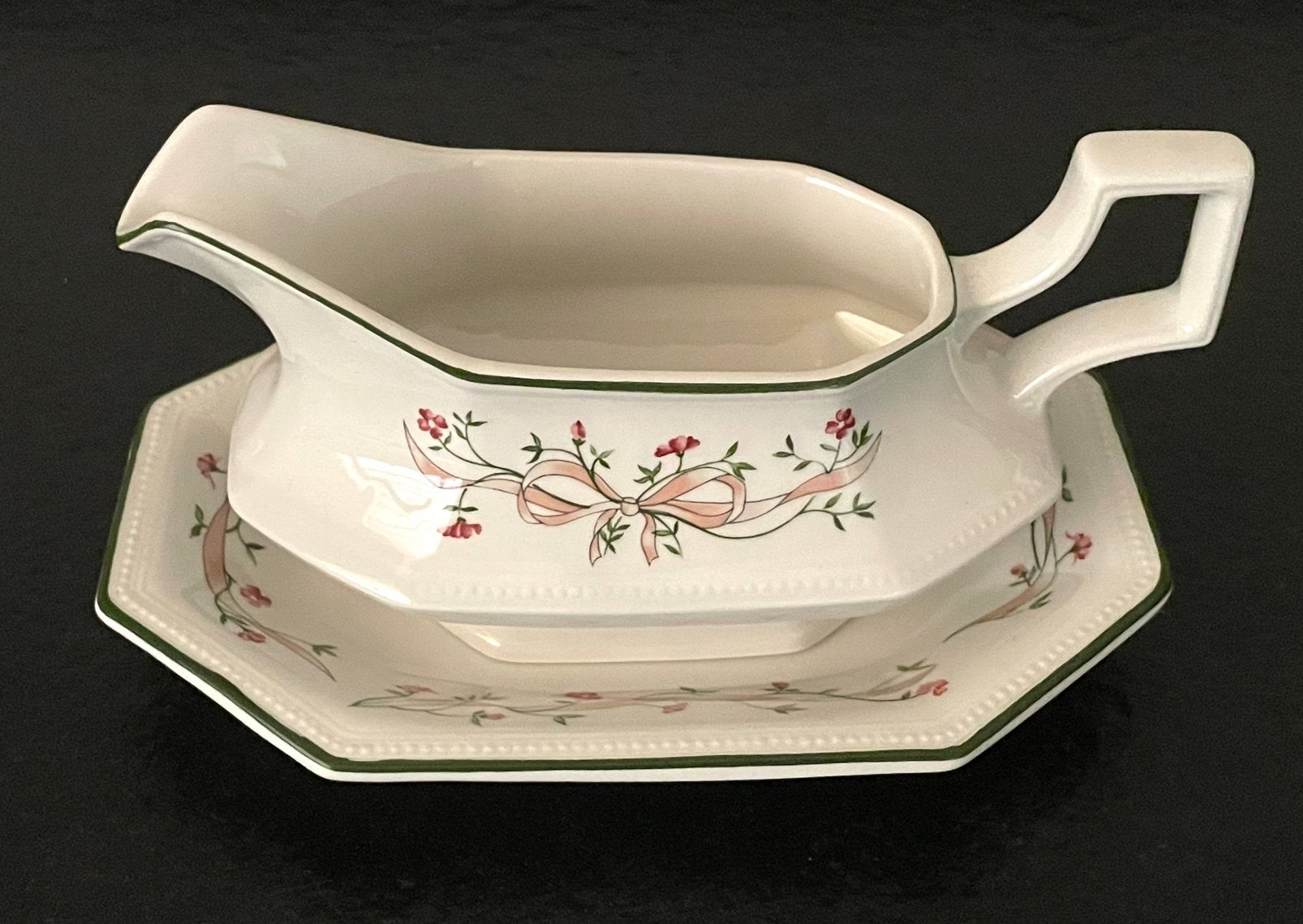Vintage Set Johnson Brothers Saus-Kom Serveer-Schotel Juskom, Huis en Inrichting, Keuken | Servies, Ophalen of Verzenden, Zo goed als nieuw