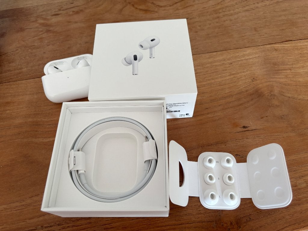 Apple AirPods Pro 2e generatie, Overige merken, Gebruikt, Draadloos, Op oor (supra aural)