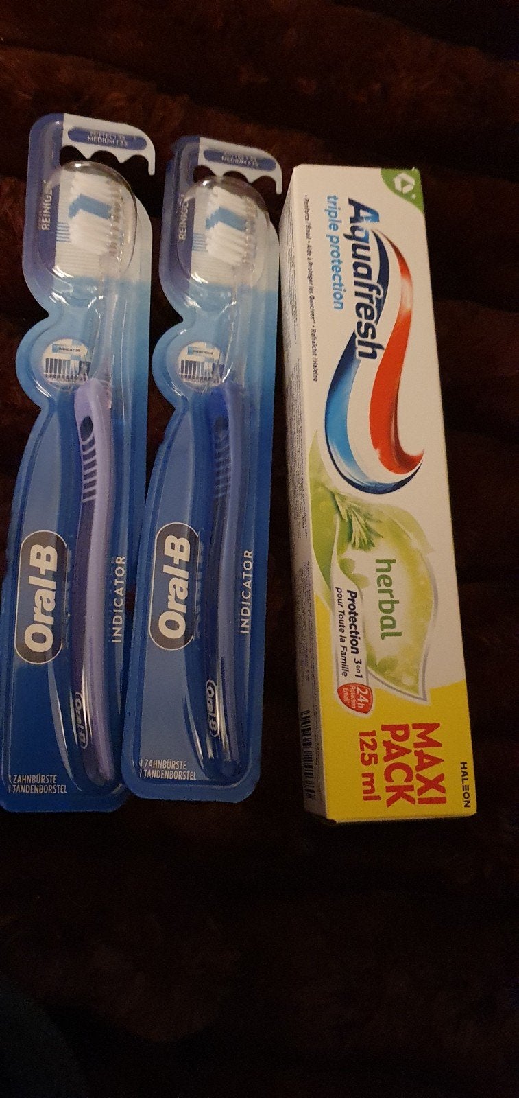 Oral-B tandenborstels en Aquafresh tandpasta, Sieraden, Tassen en Uiterlijk, Verzenden, Nieuw, Tandenborstel