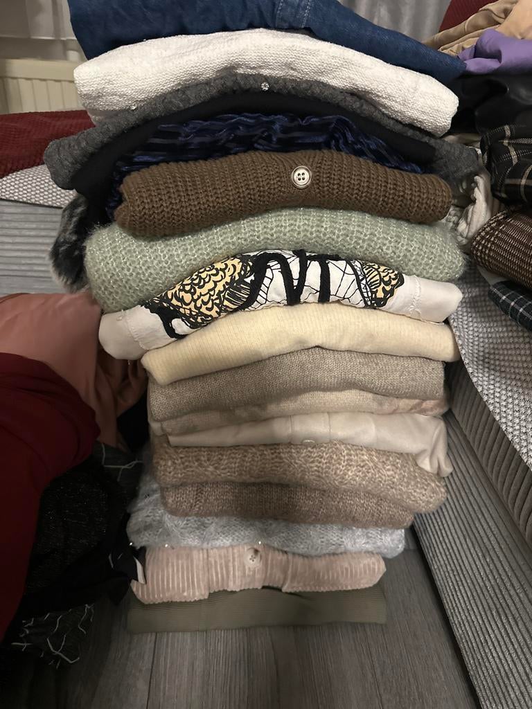 Grote kledingbundel: diverse truien, blouses en meer, Ophalen, Gedragen
