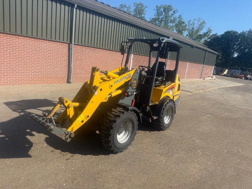 Wiellader Mustang 506, Ophalen, Wiellader of Shovel