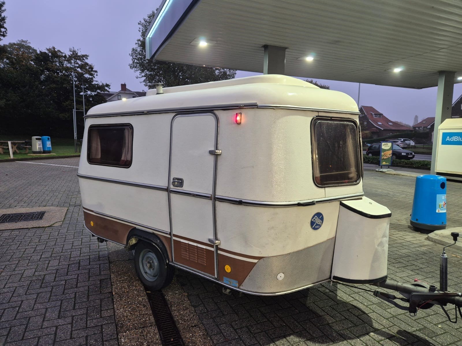 Eriba Touring Familia 1983 Compacte Caravan, Standaardzit, Particulier, 500 - 750 kg, Eriba