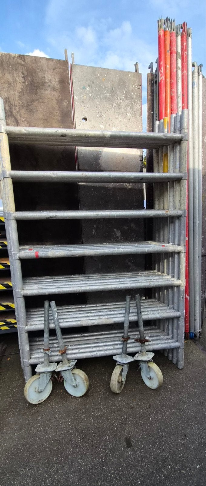 te koop altrex klus steiger met 2 gratis vloeren erbij, Gebruikt, Altrex, Ophalen of Verzenden, Rolsteiger of Kamersteiger