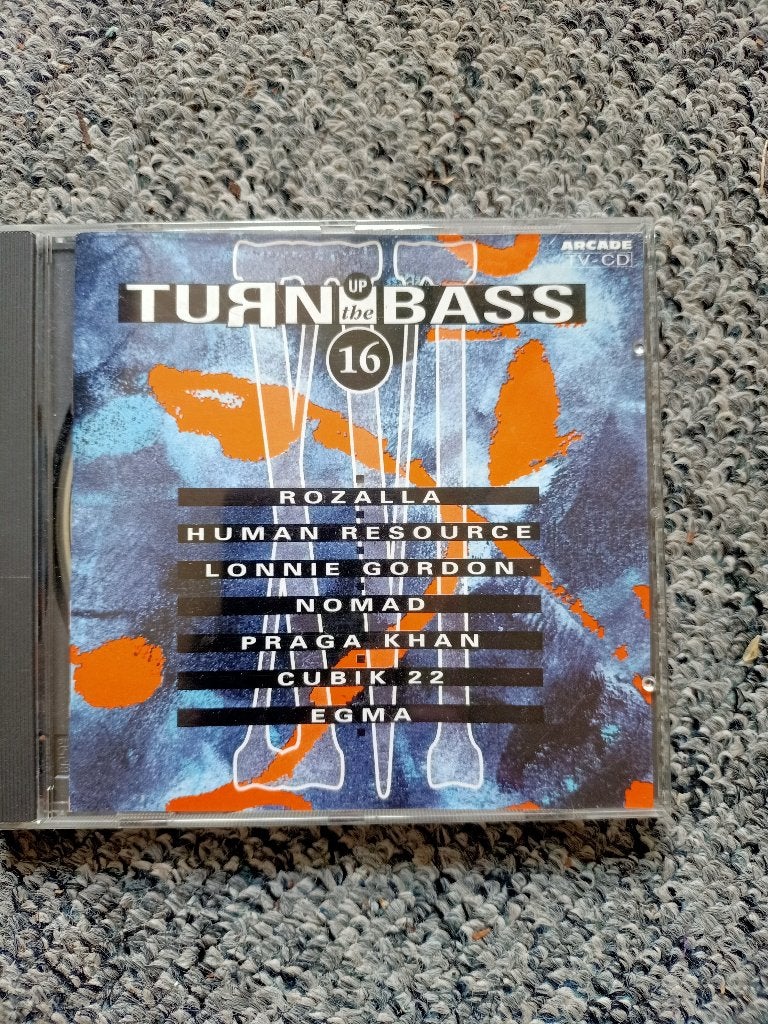 Turn Up The Bass 16 - Dance/Techno CD, Cd's en Dvd's, Ophalen of Verzenden, Zo goed als nieuw, Techno of Trance