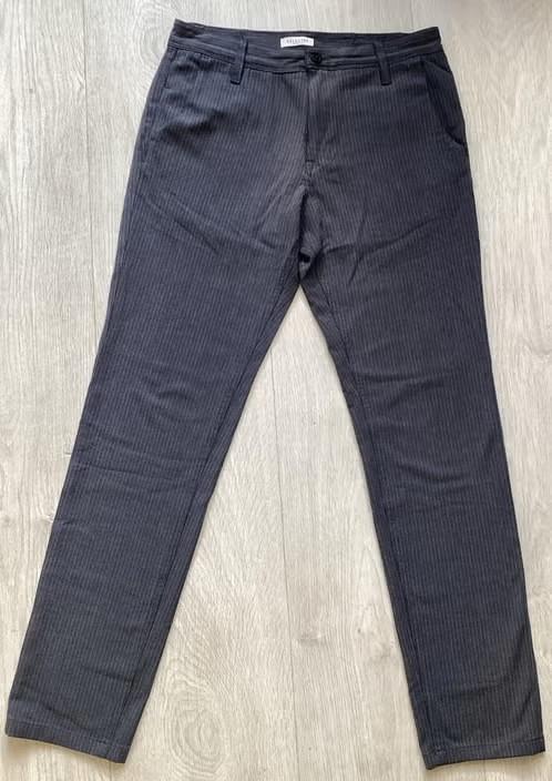 Grijze herenbroek Maat W32 van Selected Homme, Maat 52/54 (L), Ophalen of Verzenden, Zo goed als nieuw, Grijs
