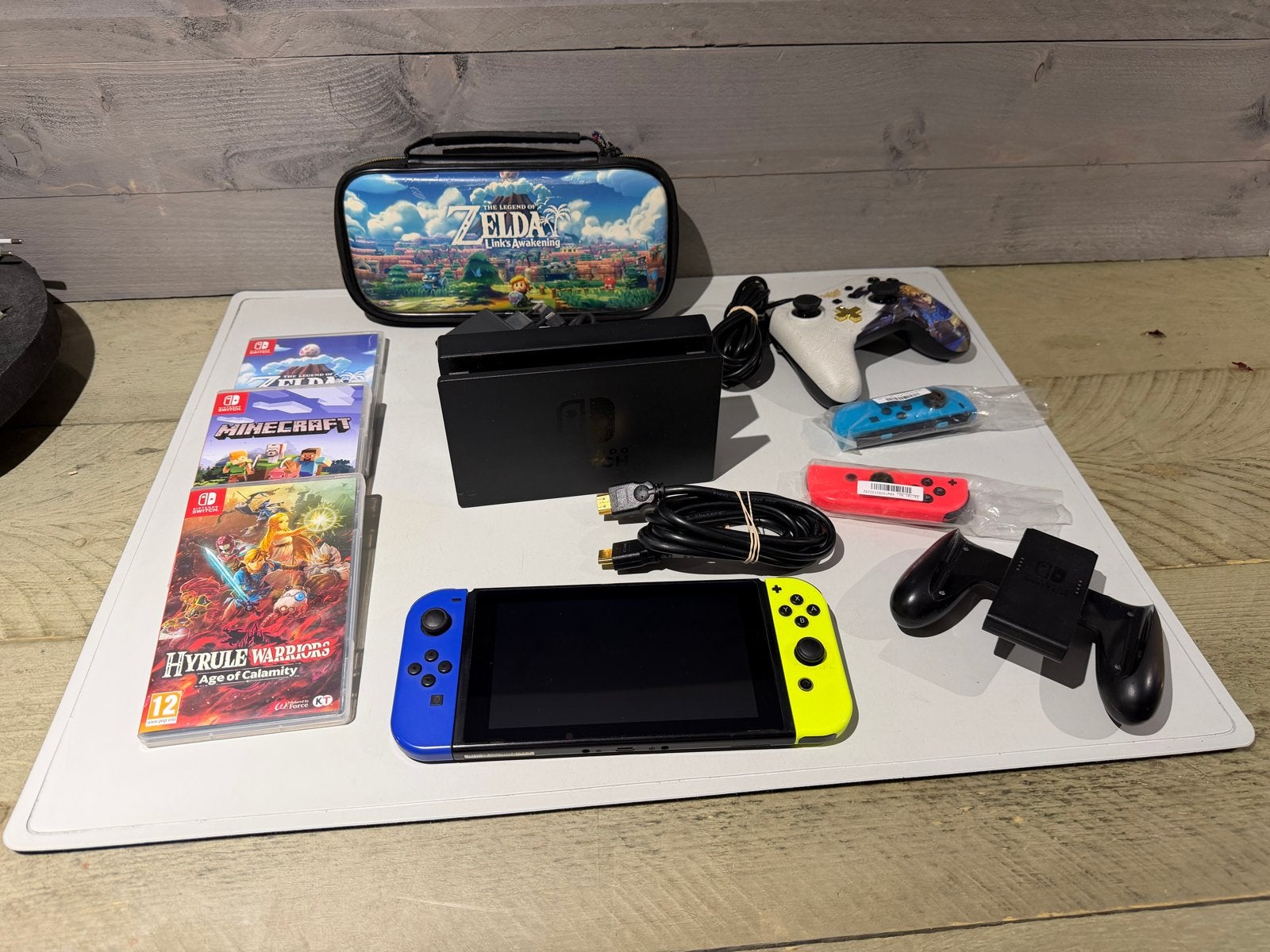 Nintendo Switch met Zelda, Minecraft en Hyrule Warriors, Ophalen of Verzenden, Zo goed als nieuw, Nvt, Nvt