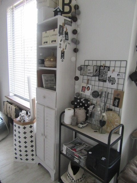 Brocante witte smalle  Kast met Louvre deurtjes, Ophalen, Gebruikt, Minder dan 150 cm, 150 tot 200 cm
