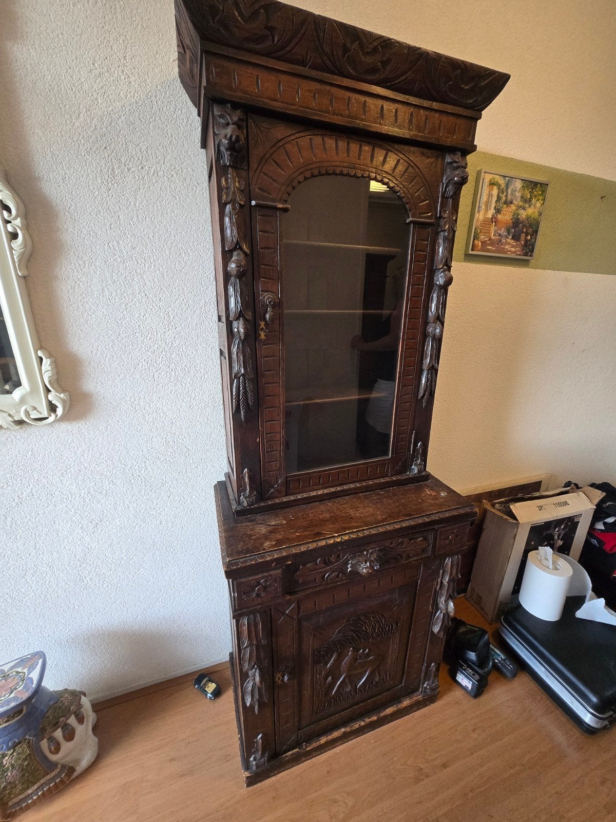 Antieke gesneden houten vitrinekast met onderkast, Antiek en Kunst, Ophalen