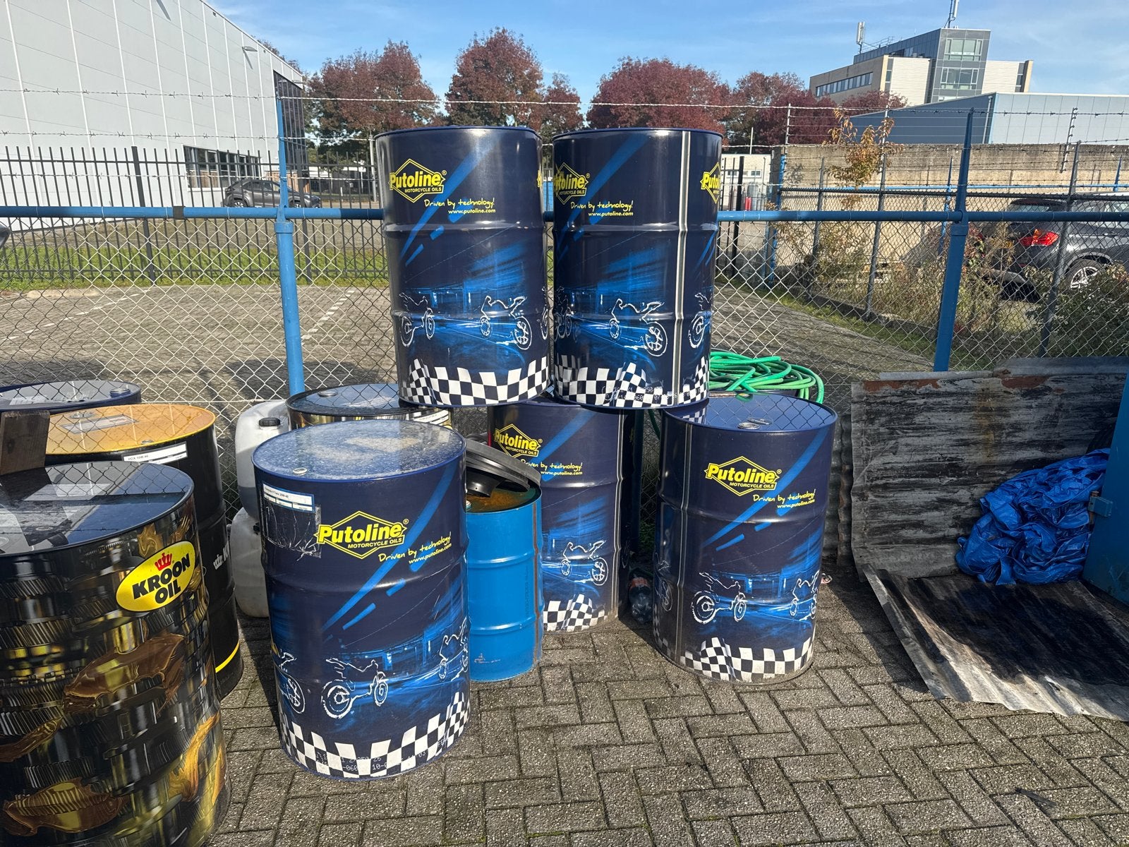 200 liter olievaten  - vuurtonnen Decoratief of voor opslag, Ophalen of Verzenden, Gebruikt