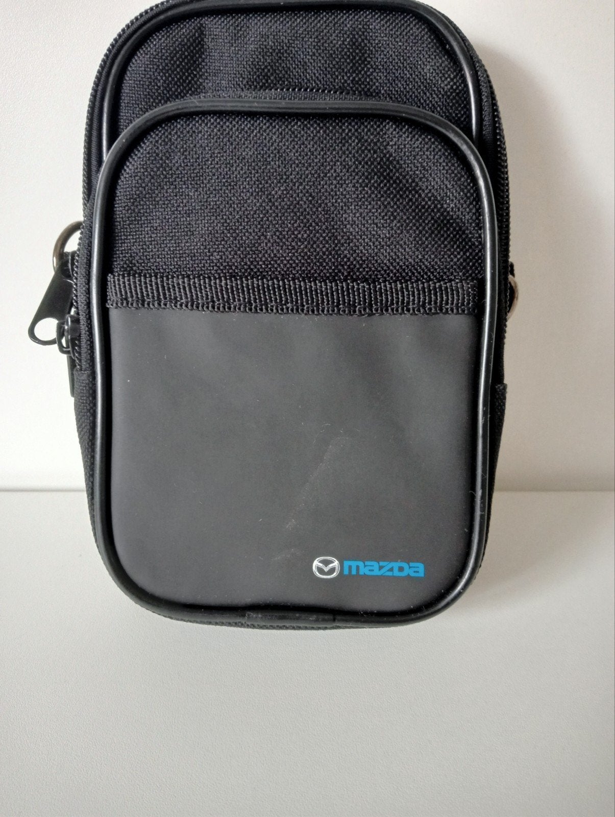 Mazda schoudertasje / heuptasje - Zwart, Sieraden, Tassen en Uiterlijk, Ophalen of Verzenden, Nieuw, Zwart, Overige merken