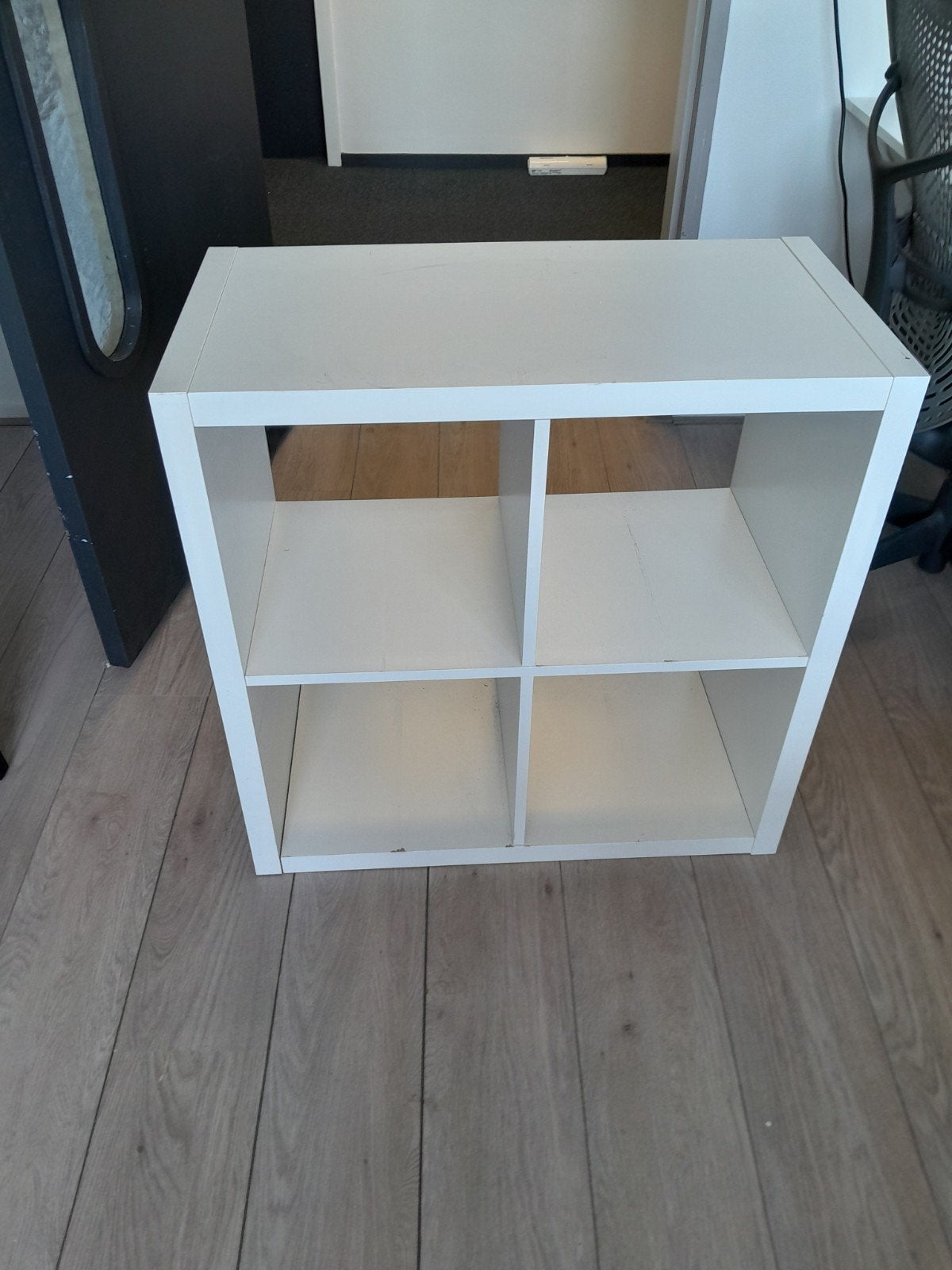 Witte kubus kast met 4 vakken, Ophalen, Met plank(en), Gebruikt, Modern, functioneel