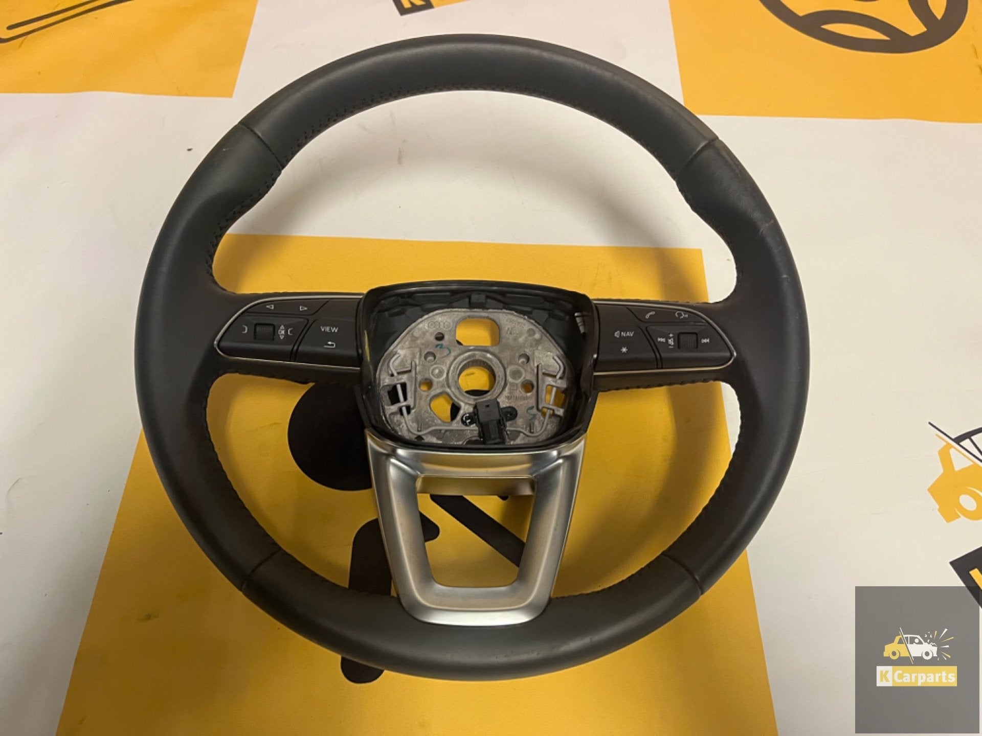 AUDI Q5 stuur Wheel 2018-2023 80A419091J, Gebruikt, AUDI AG, Auto-Union-Strasse 1
85045  Ingolstadt, DE, Kundenbetreuung@audi.de