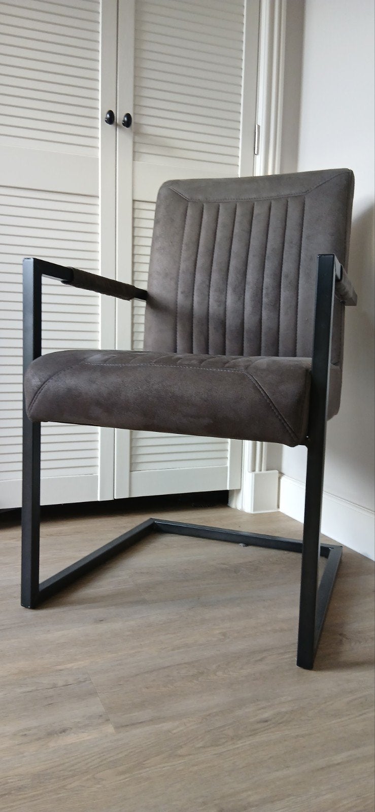 nette stoel/ eetkamer/ fauteuil, Ophalen, Minder dan 75 cm, Zo goed als nieuw, Metaal