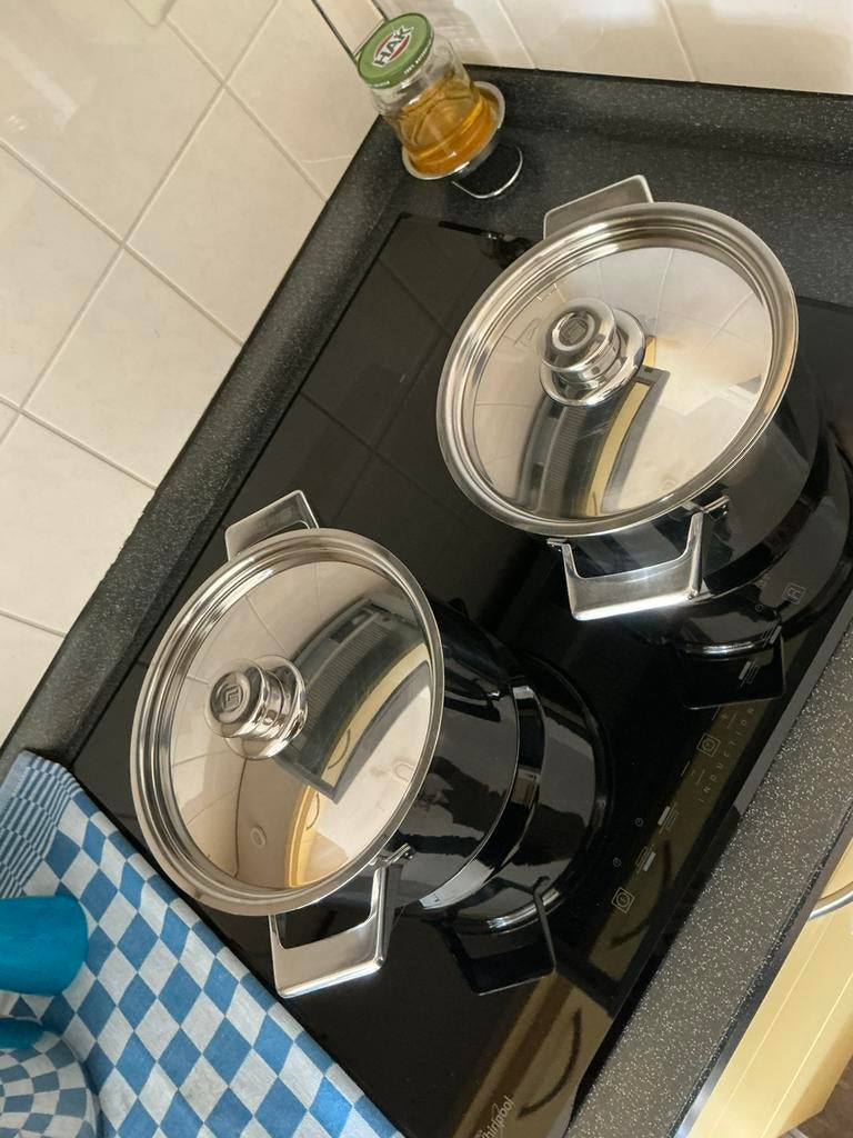 Simtronic pannenset 2 pannen – inductie – 22 en 24 cm, Huis en Inrichting, Keuken | Potten en Pannen, Ophalen, Inductieplaat, Pannenset