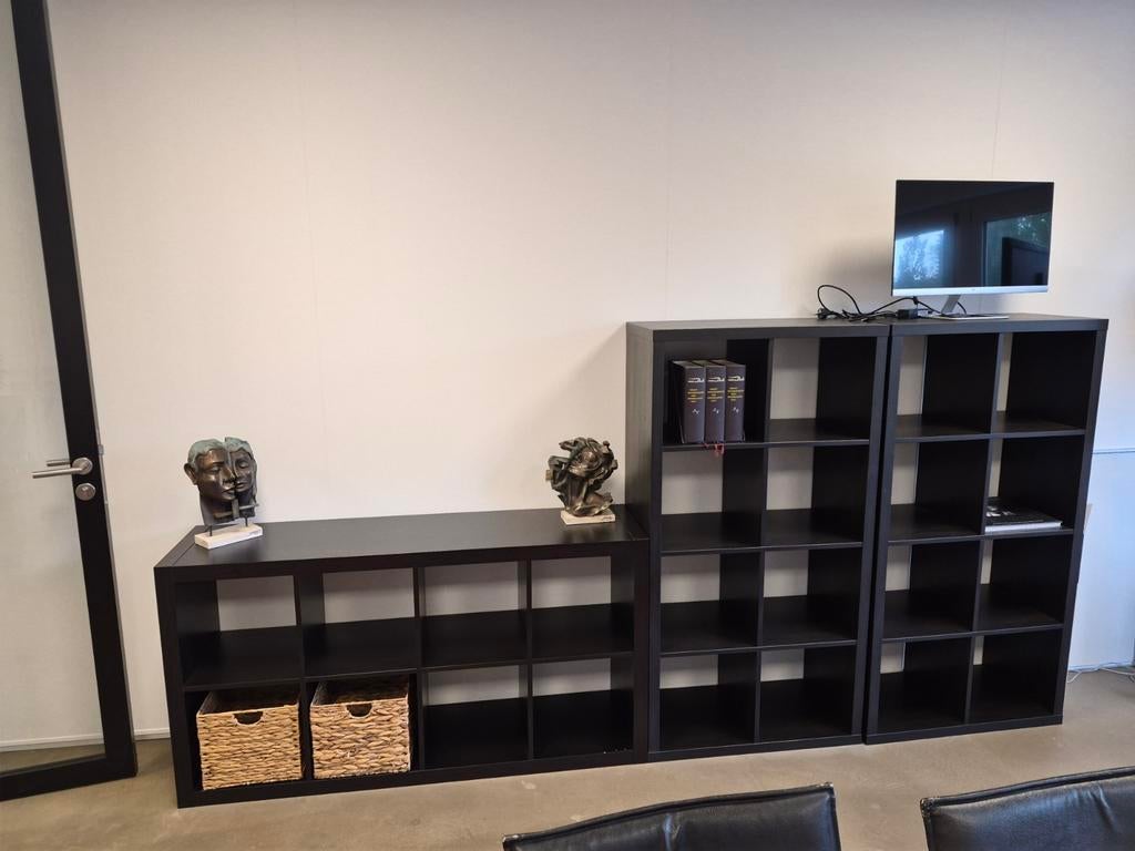 IKEA KALLAX kasten - 8 vakken, bruinzwart 4 stuks, Huis en Inrichting, Kasten | Boekenkasten, Ophalen, Met plank(en), Gebruikt