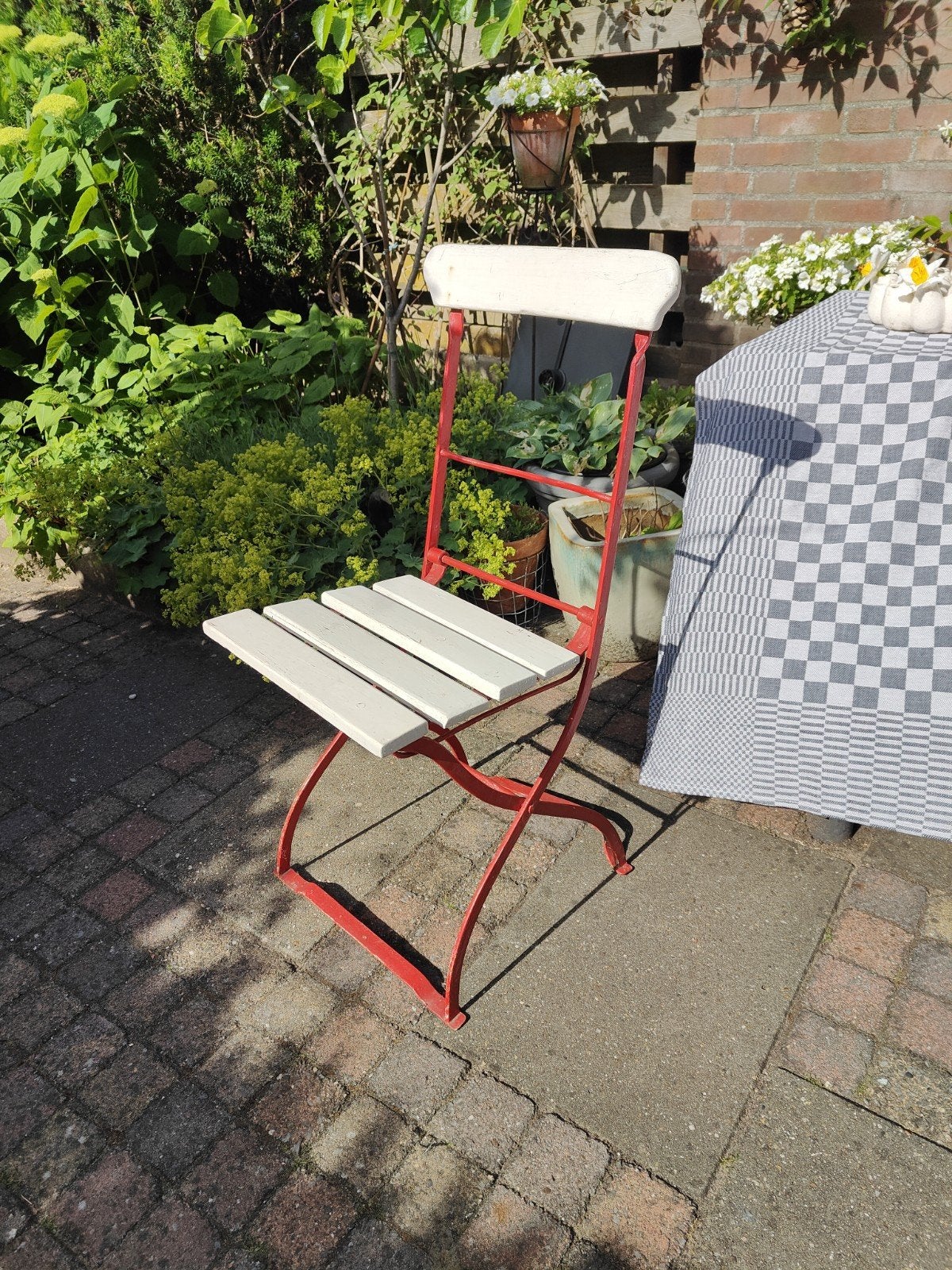 Vintage Bistro Opklapstoel Rood Wit - Tante Sien, Ophalen