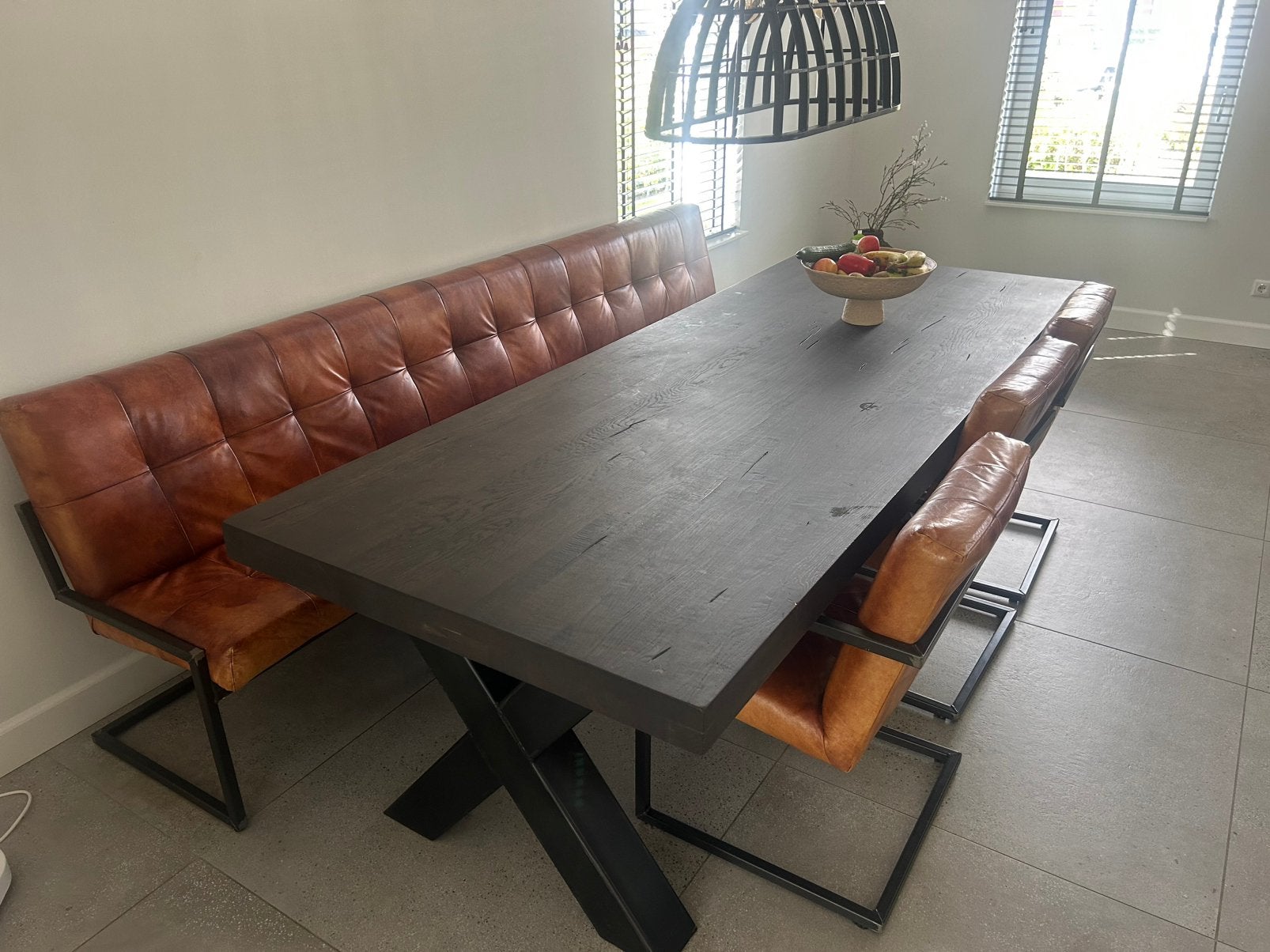 Stoere industriële eettafel met leren bank en stoelen, Ophalen, Zo goed als nieuw