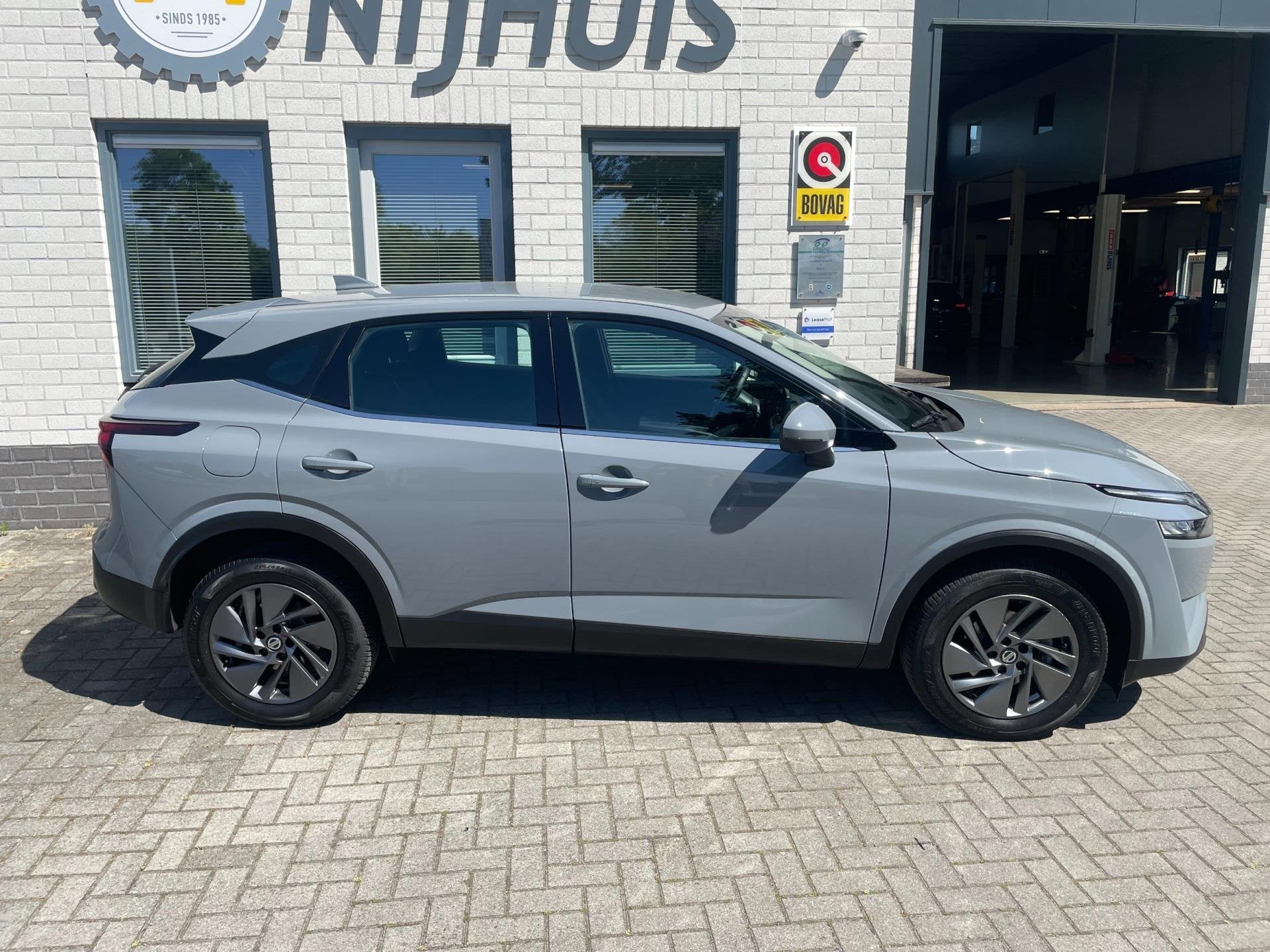 Nissan Qashqai 1.3 MHEV Business Access / PDC V+A / 360 Came, Auto's, 1304 kg, Stof, Gebruikt, 4 cilinders