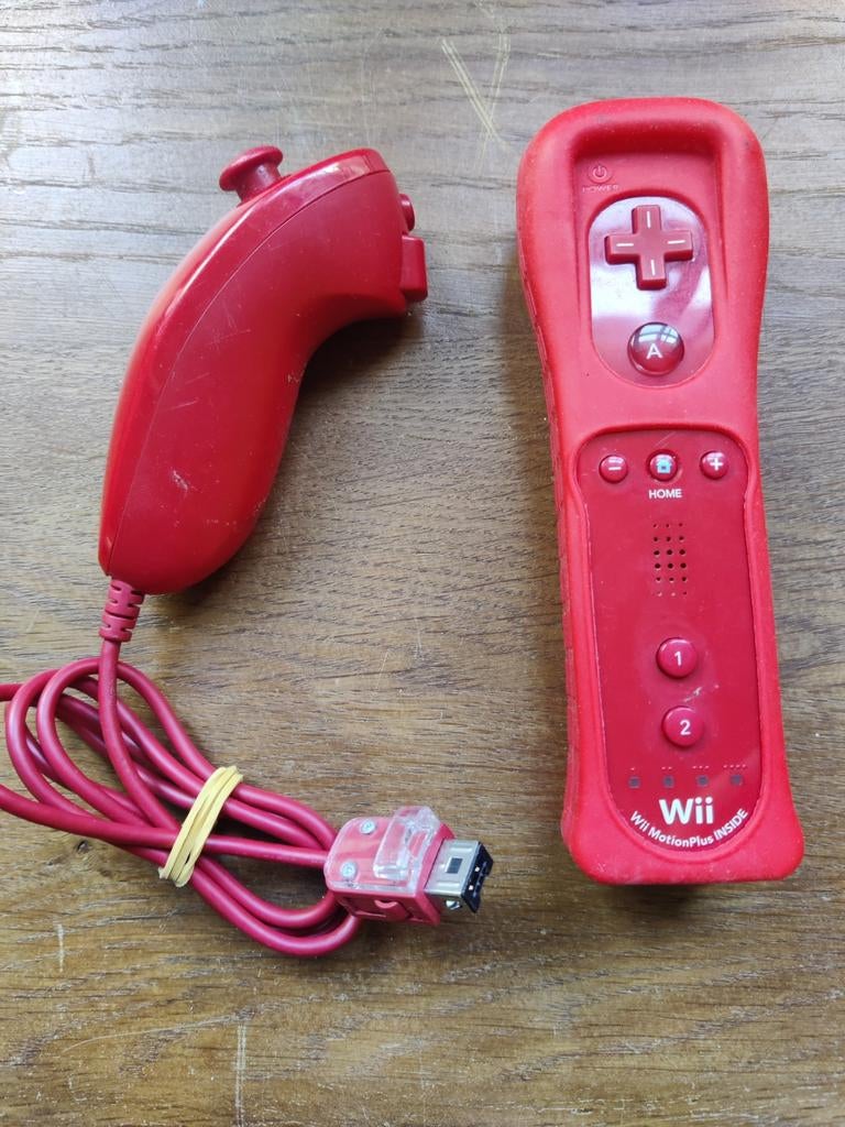 Rode Wii MotionPlus Inside Controller met Nunchuk, Spelcomputers en Games, Games | Nintendo Wii, Avontuur en Actie, Gebruikt, 1 speler
