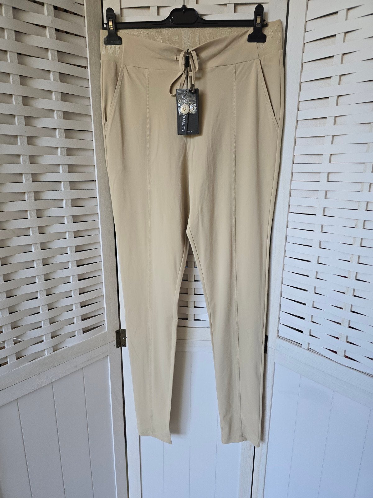 Nieuw mi piace broek zand L travel, Ophalen of Verzenden, Nieuw, Beige, Lang