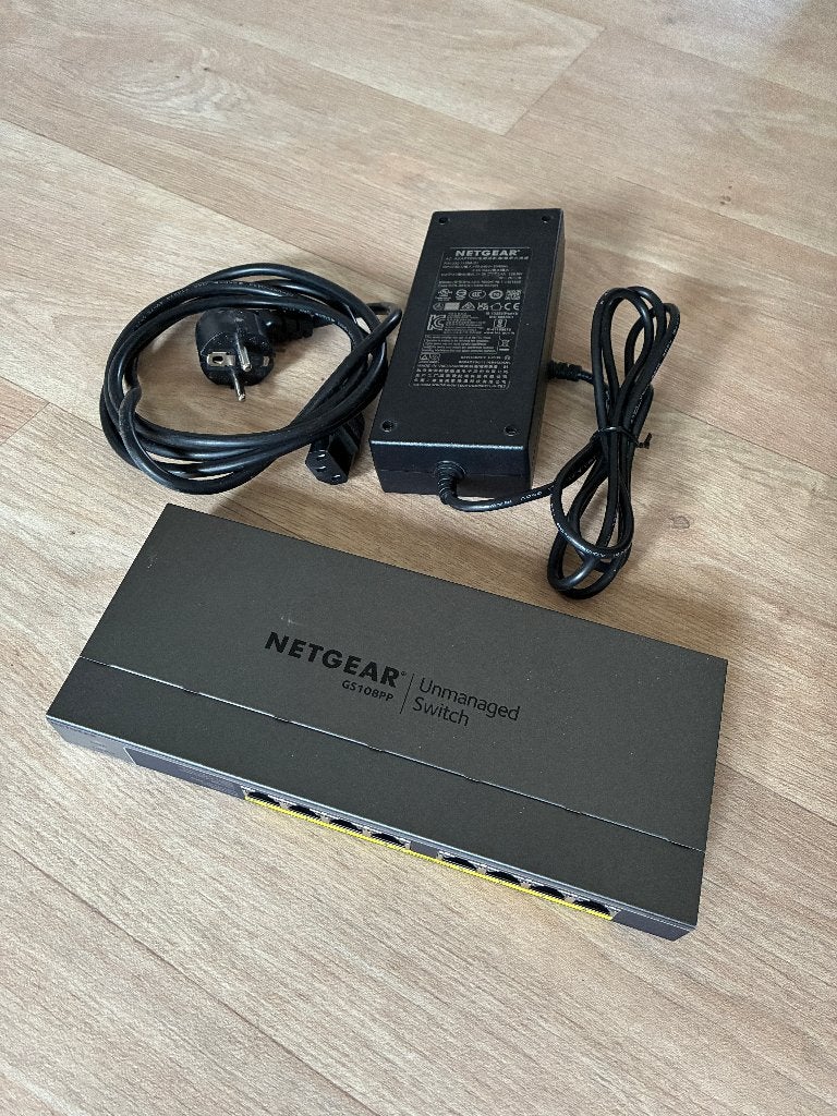 Netgear GS108PP 8 Poort PoE Unmanaged Switch, Computers en Software, Netwerk switches, Ophalen of Verzenden, Gebruikt
