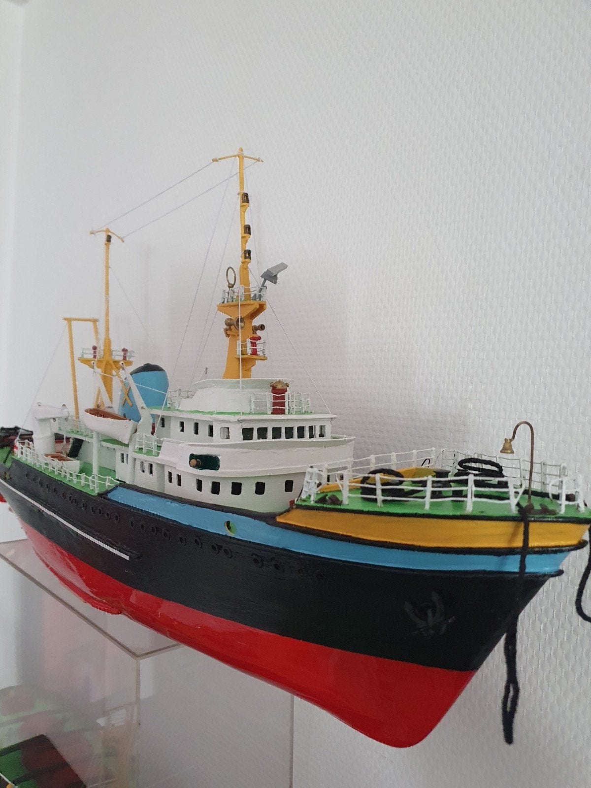 Gedetailleerd schaalmodel van de zwarte zee van hout, Ophalen