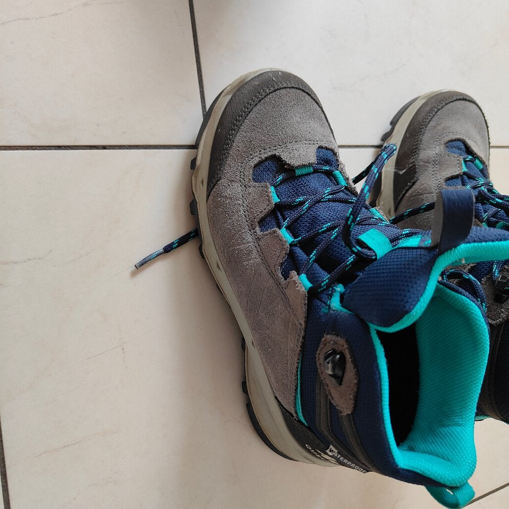 Wandelschoenen maat 35 - Zo goed als nieuw, Jongen of Meisje, Schoenen, Ophalen of Verzenden, Zo goed als nieuw