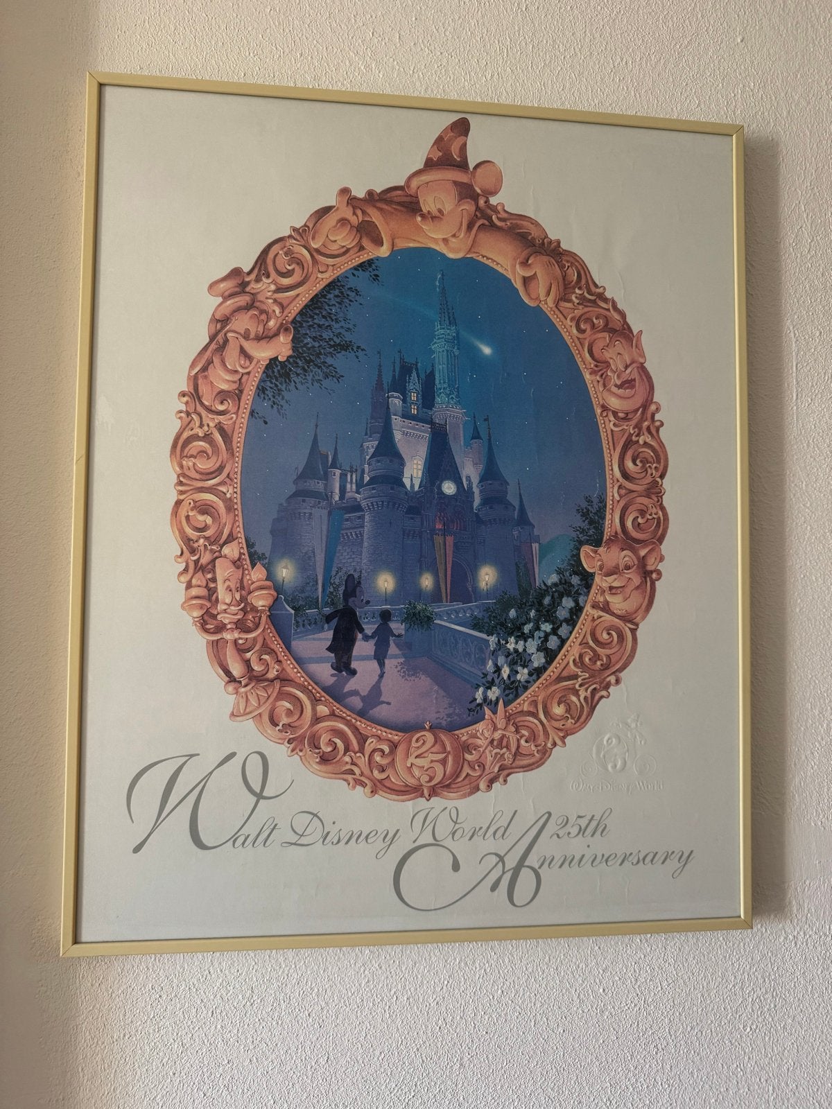 Walt Disney World 25th Anniversary Kasteel Poster, Ophalen of Verzenden, Mickey Mouse, Zo goed als nieuw, Plaatje of Poster