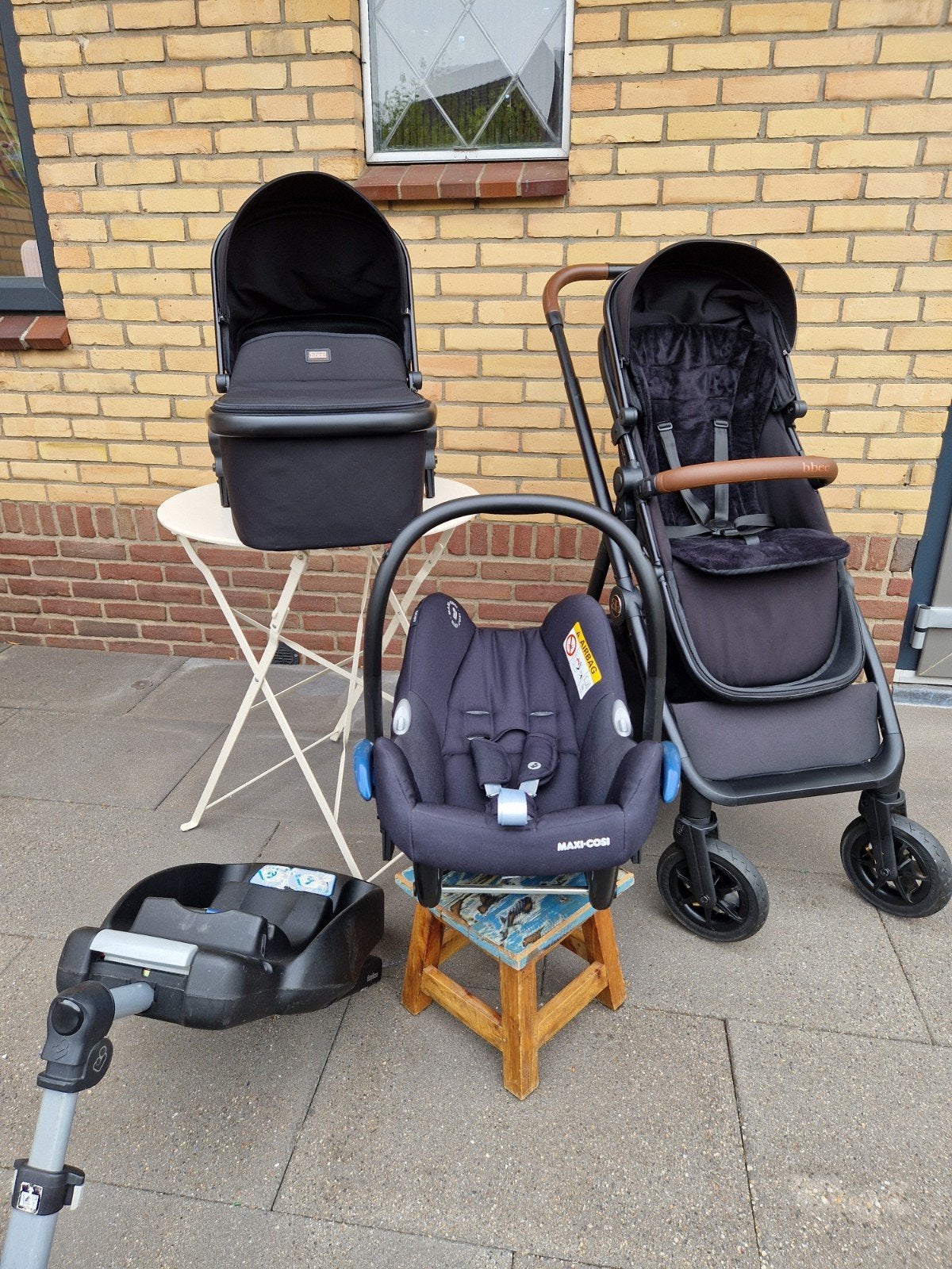 Complete Set: Kinderwagen, Reiswieg, Maxicosi, Easybase
Prij, Ophalen, Gebruikt, Verstelbare duwstang, Combiwagen