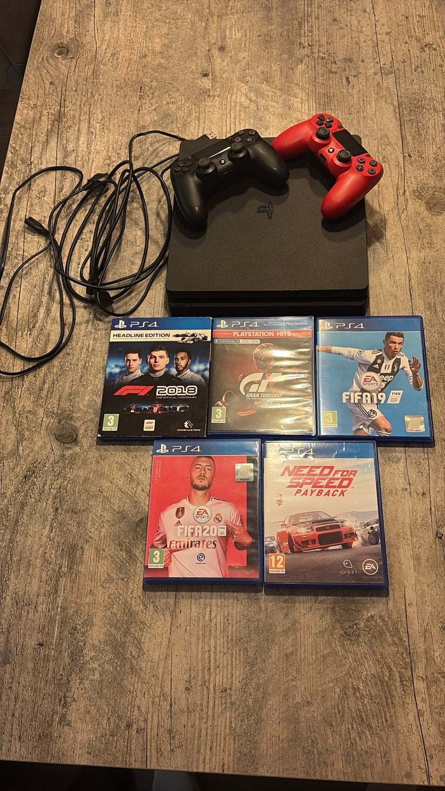 PS4 Slim 1TB met 2 controllers en Hori Apex racestuur, Met 2 controllers, Ophalen of Verzenden, 1 TB, Slim