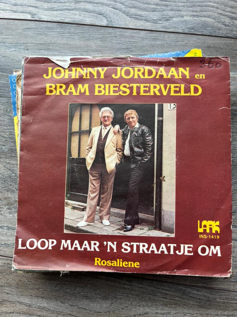 Johnny Jordaan bram biesterveld - loop maar een straatje om, Ophalen of Verzenden, Zo goed als nieuw, Overige formaten, Levenslied of Smartlap