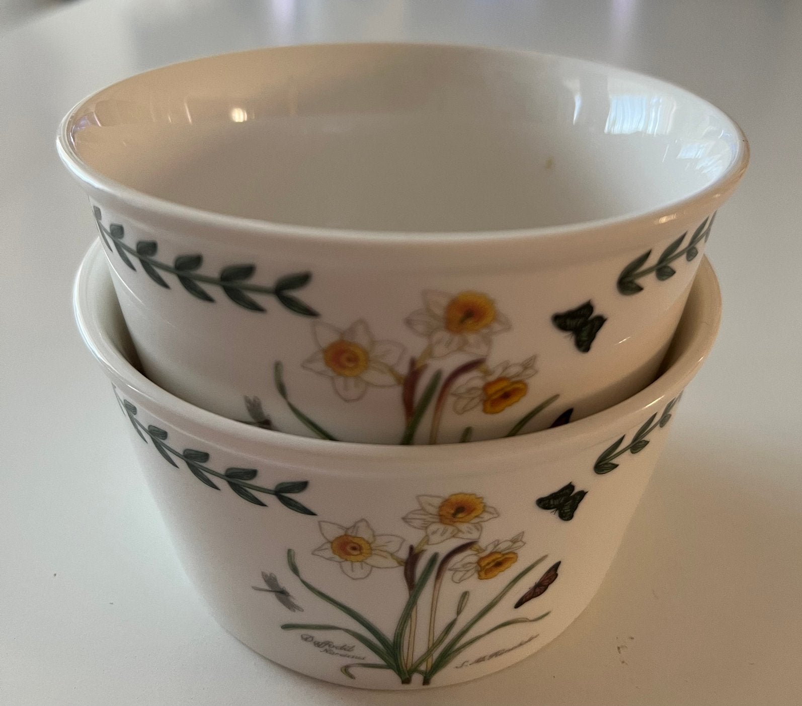 2 schalen  Zuid-Koreaans merk Miryang Ceramic MYG, Ophalen of Verzenden, Zo goed als nieuw, Overige stijlen, Schaal of Schalen