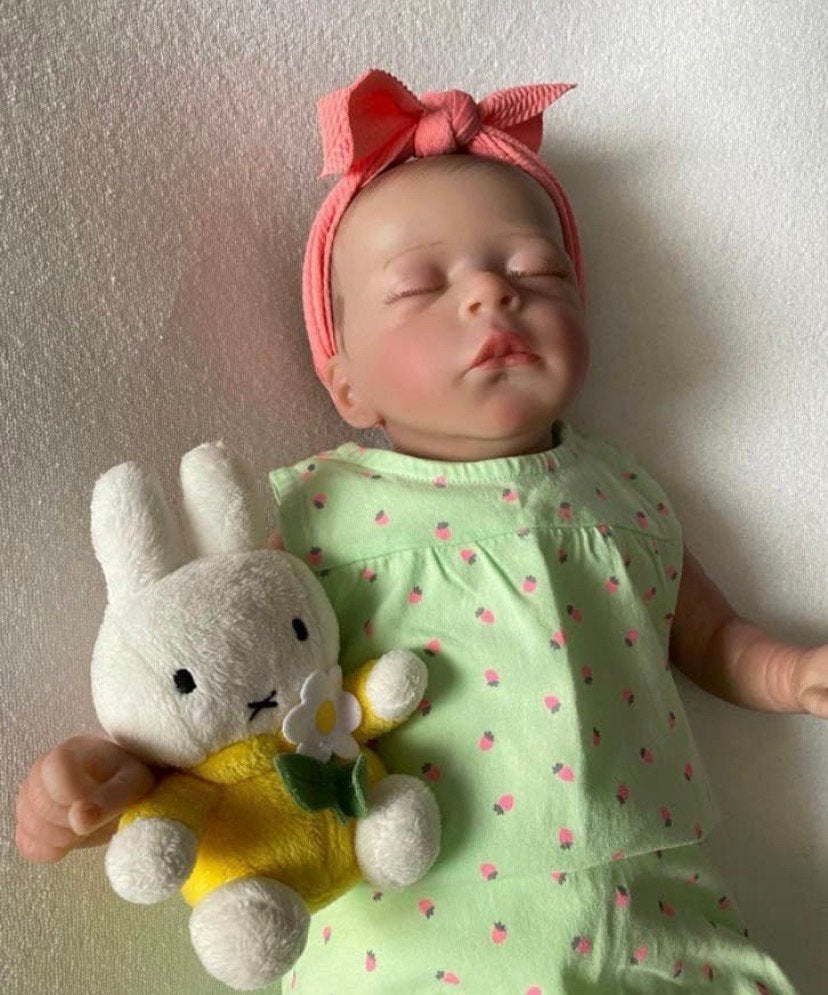 Slapend Reborn baby meisje, Verzamelen, Poppen, Verzenden, Zo goed als nieuw, Babypop, Levensecht of Reborn