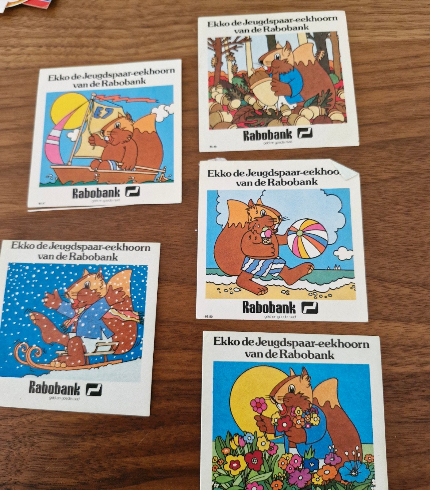 9501 Ekko de Jeugdspaar-eekhoorn Rabobank stickers set, Ophalen of Verzenden, Gebruikt, Bedrijf of Vereniging