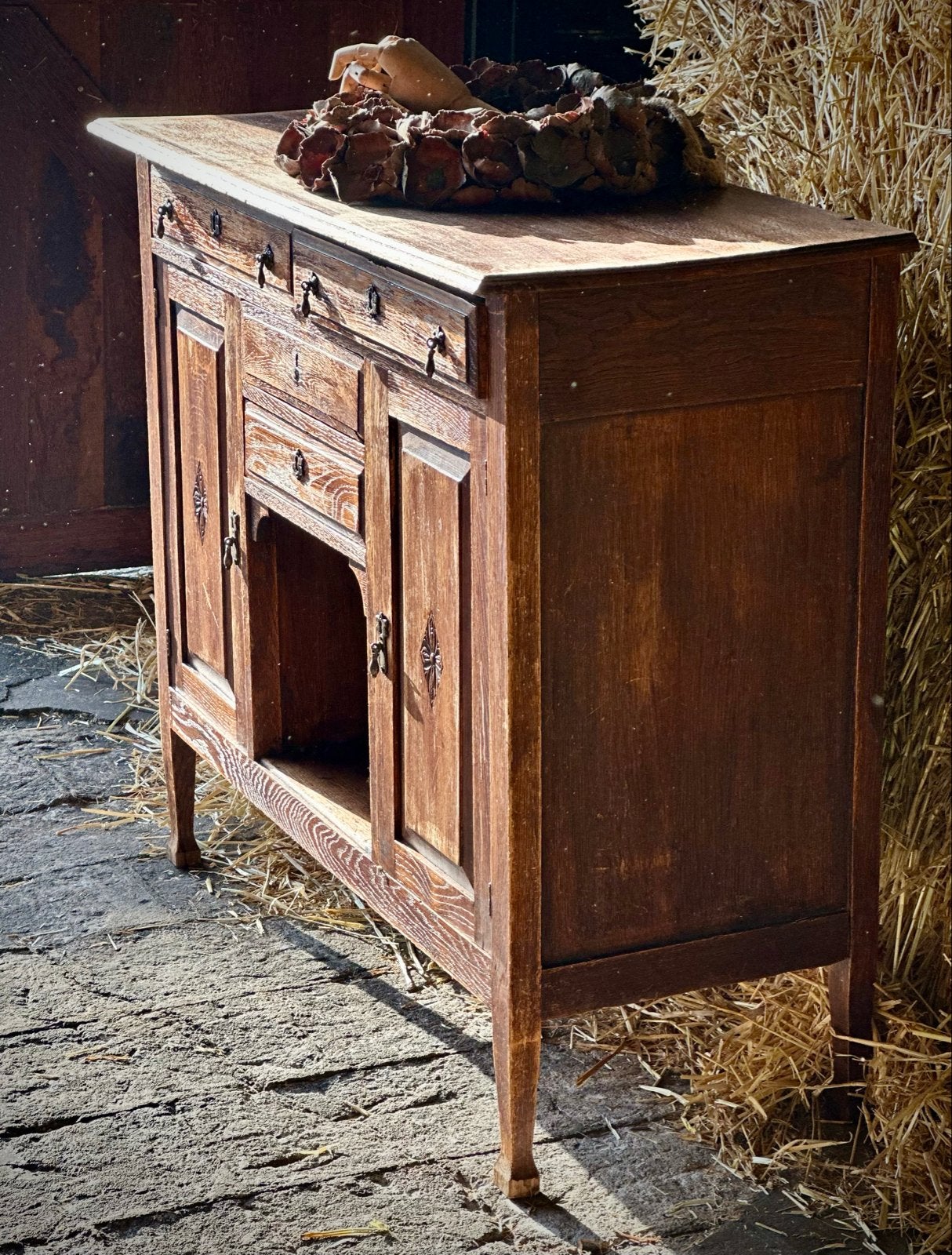 Stoer commode Dressoir met Houtsnijwerk - Massief Hout, Antiek en Kunst, Antiek | Meubels | Kasten, Ophalen