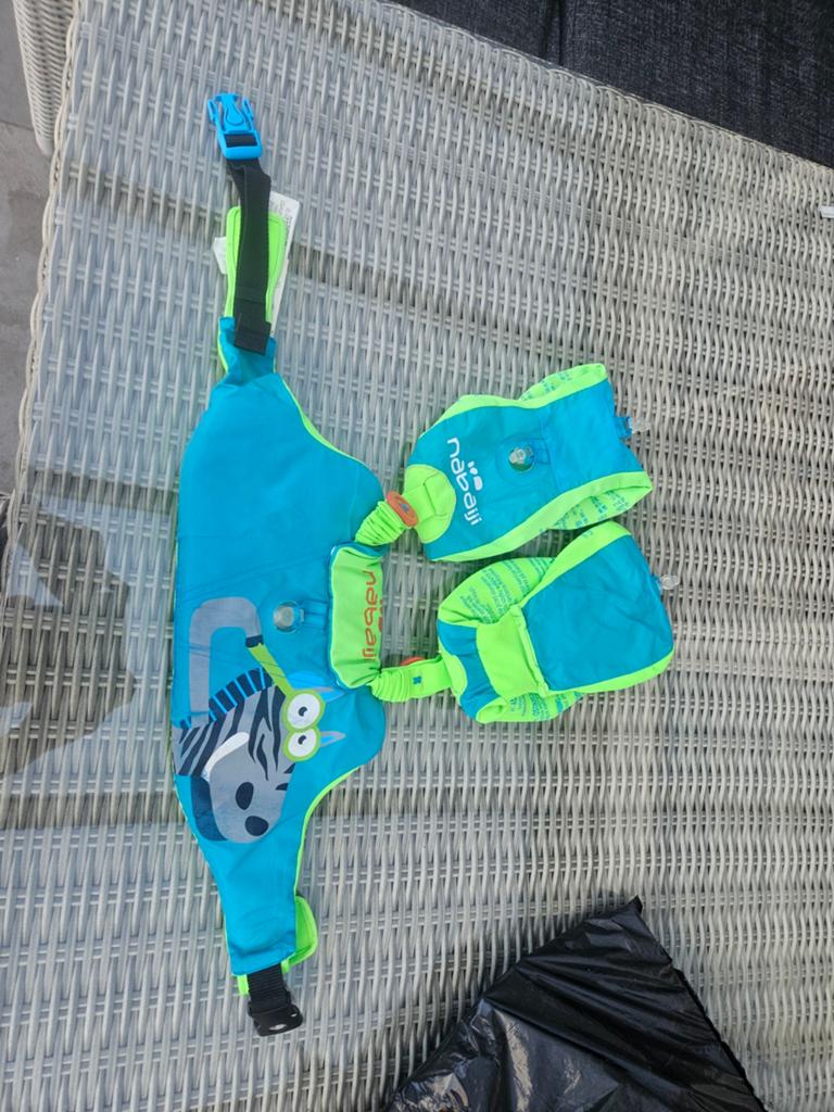 Zwemvest voor kinderen 15-30kg - Decathlon, Ophalen of Verzenden, Gebruikt
