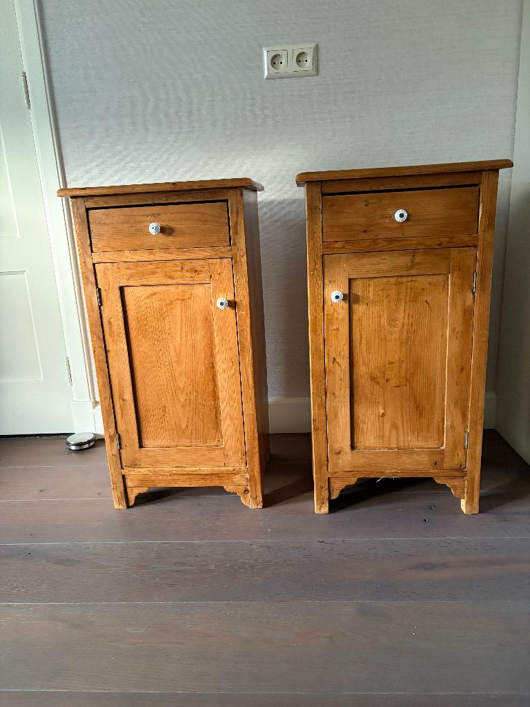 Antiek grenen nachtkastjes 2 stuks 43 x 34,5 x 80 cm, Huis en Inrichting, Slaapkamer | Nachtkastjes, Ophalen, Gebruikt, Minder dan 45 cm