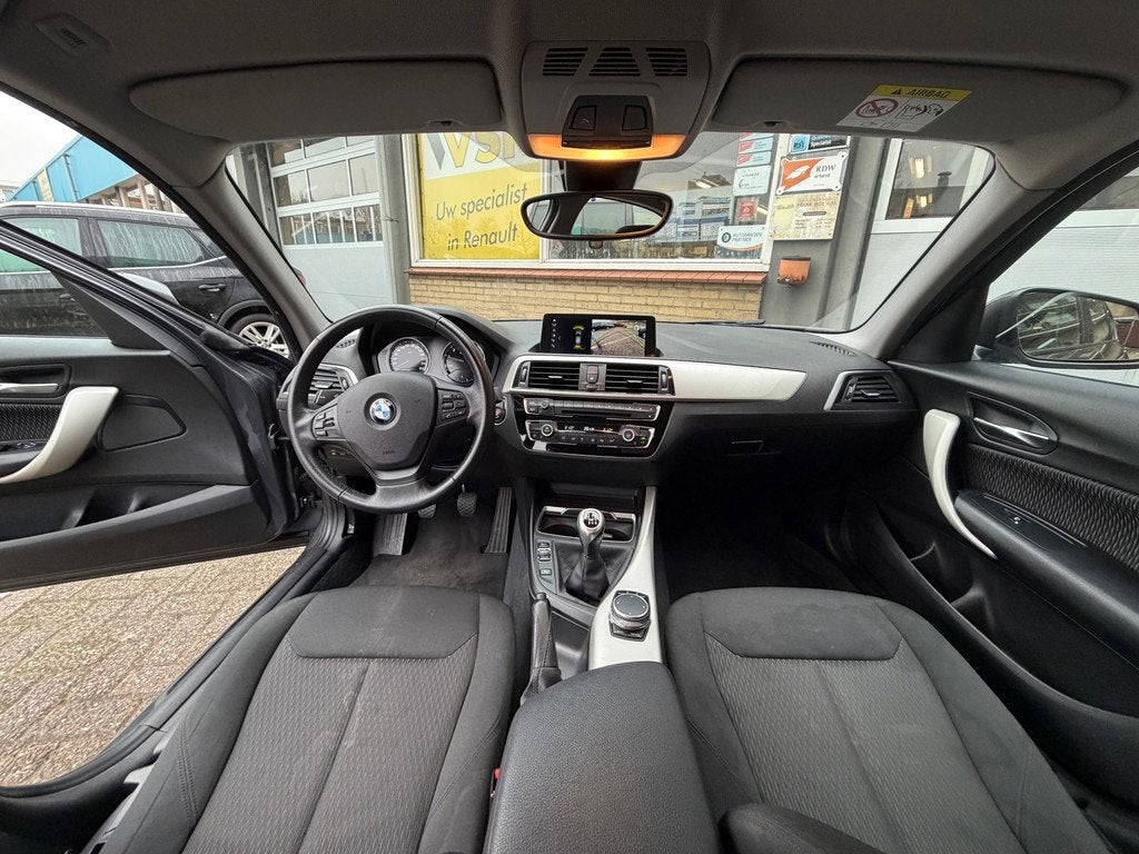 BMW 1-serie 116i Corporate Lease High Executive|, Auto's, BMW, 1-Serie, Achterwielaandrijving, Euro 6, Automatische klimaatregeling