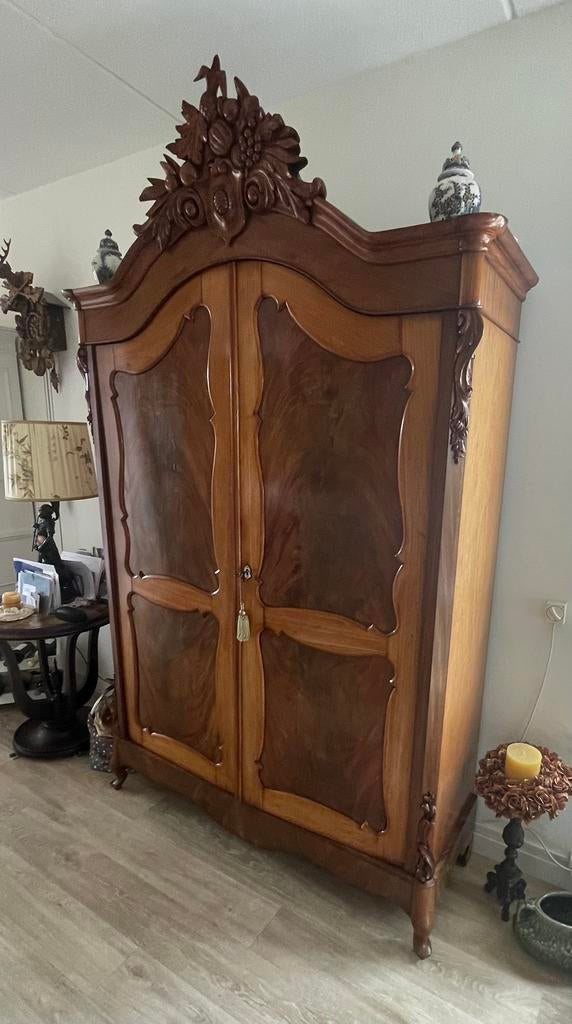 Biedermeier kast, Ophalen