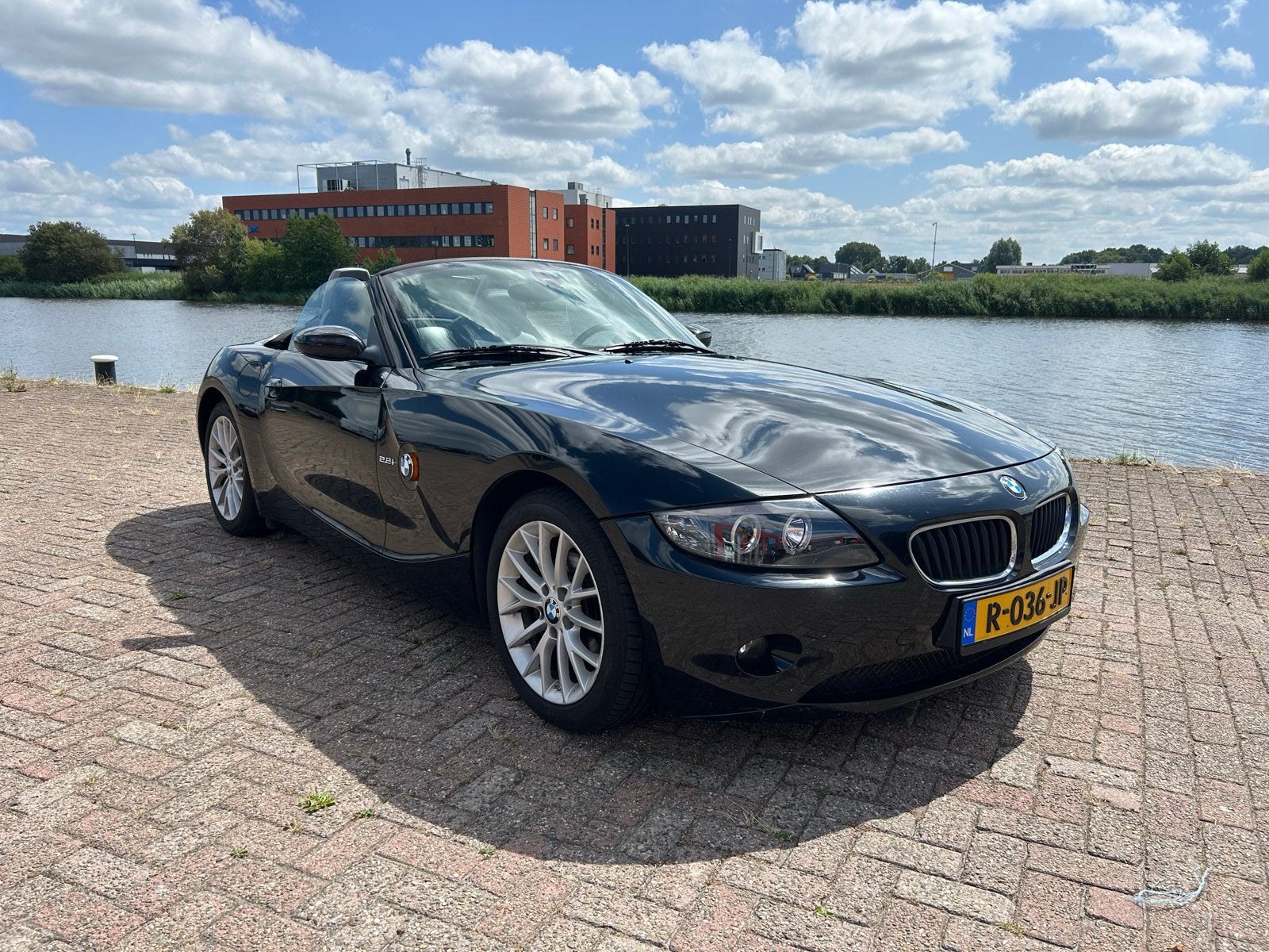BMW Z4 Roadster 2.2I 2004, Auto's, BMW, Zwart, Cabriolet, Zwart, Leder