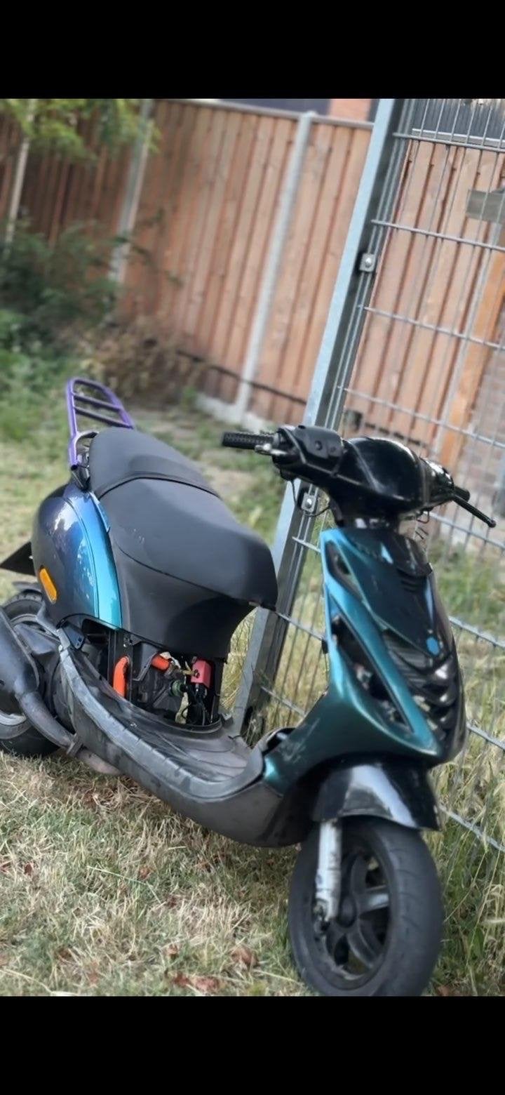 Piaggio Zip125 LC zonder123 liever te ruil voor 70metpp, Fietsen en Brommers, Ophalen, Gebruikt, Tweetakt, Zip