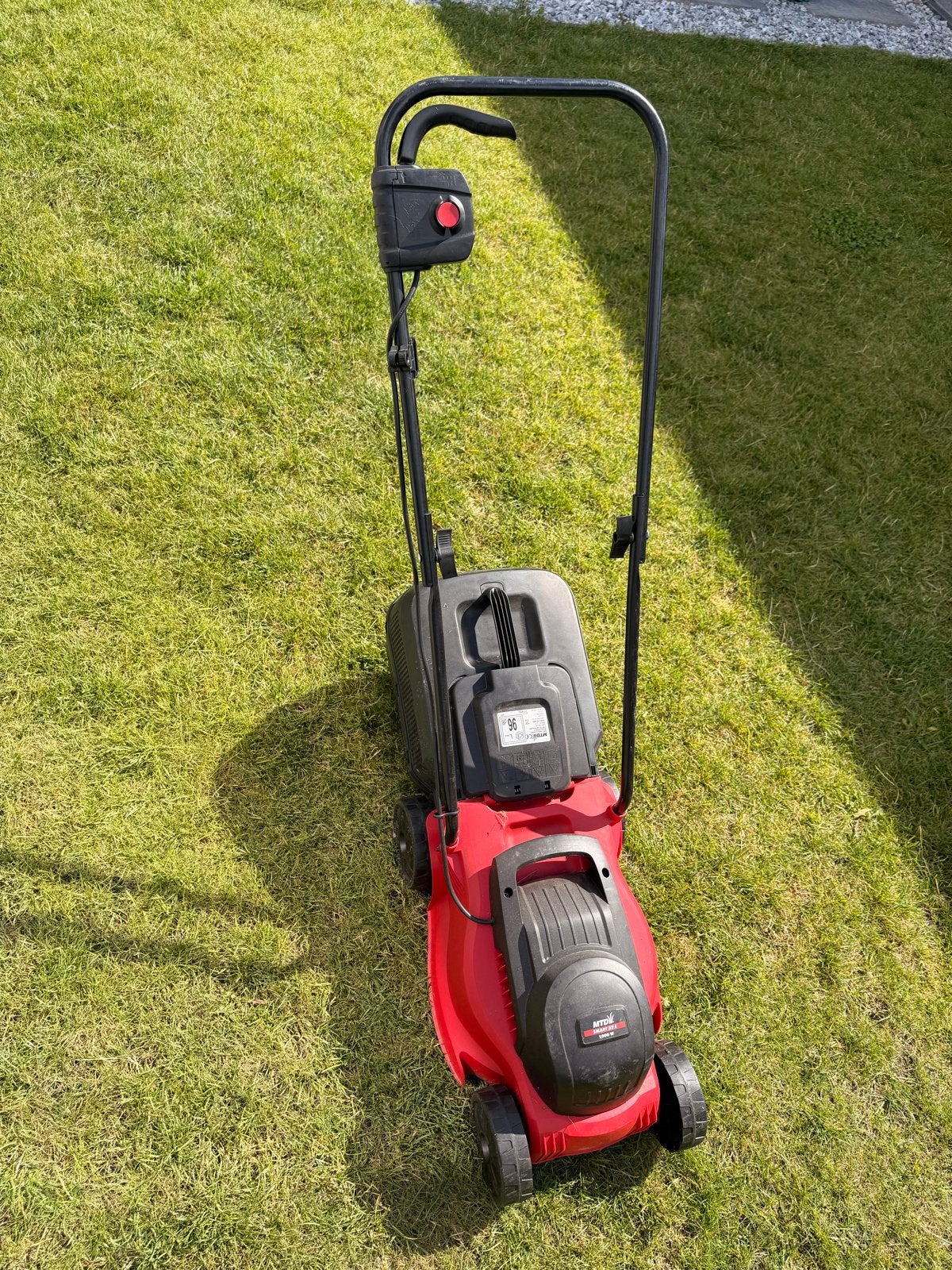 MTD Smart 32 E Elektrische Grasmaaier - 1000W, Ophalen, Cirkelmaaier, Gebruikt, Elektrische grasmaaier