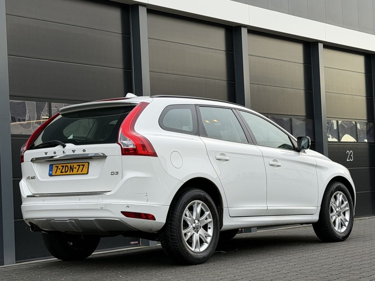 Volvo XC60 2.0 D3 Navi Clima AUTOMAAT (bj 2014), Auto's, Automaat, 136 pk, 1984 cc, Wit