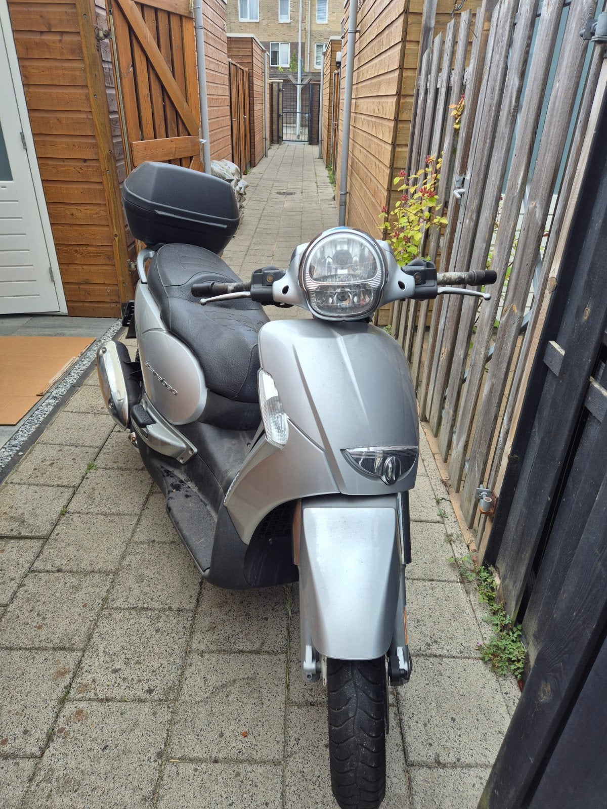 Aprilia Scarabeo 250 kappen en papierwerk (export), Fietsen en Brommers, Ophalen, Gebruikt, Kap, Aprilia