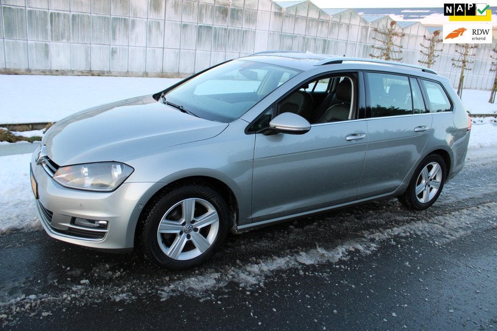 Volkswagen Golf Variant 1.2 TSI Highline Automaat, Auto's, Volkswagen, Euro 5, Gebruikt, 4 cilinders, Leder en Stof