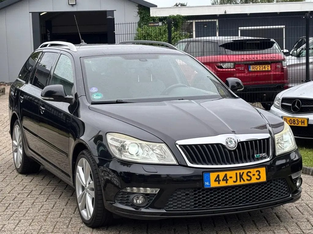 Skoda Octavia Combi 2.0 TFSI RS 200PK Zwart 200 € 7.950,00, Gebruikt, 4 cilinders, 1984 cc, Leder en Stof