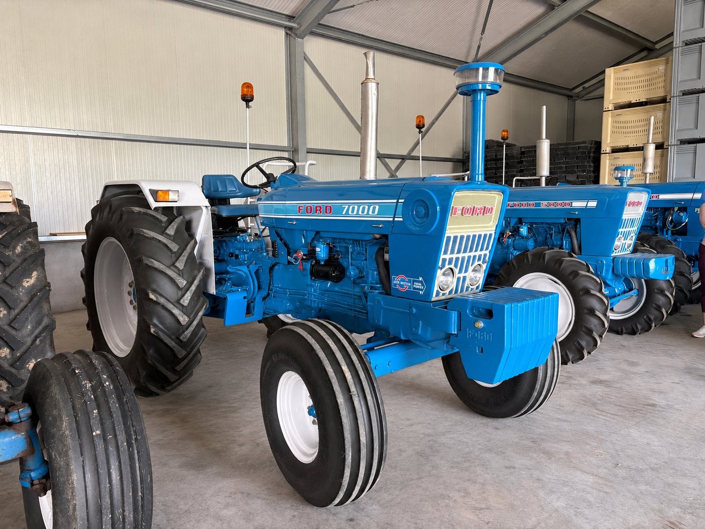 Te koop Ford 7000 gerestaureerd en 5000 komen binnen!, Ophalen, Tot 2500, Oldtimer, Ford