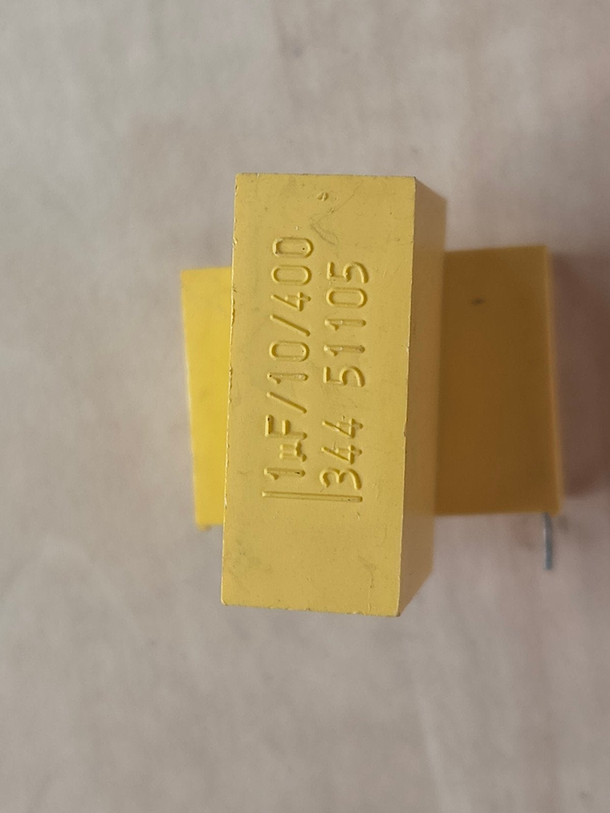 25 stuks condensator 1 uF 400V, Hobby en Vrije tijd, Elektronica-componenten, Ophalen of Verzenden, Nieuw