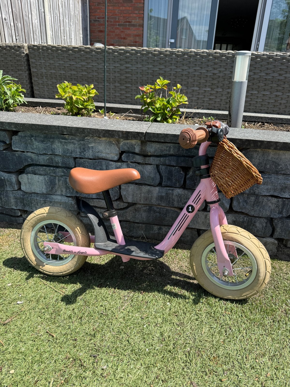 Roze loopfietsje met mandje - Ideaal voor jonge kinderen, Fietsen en Brommers, Fietsen | Kinderfietsjes, Ophalen, Gebruikt, Minder dan 16 inch