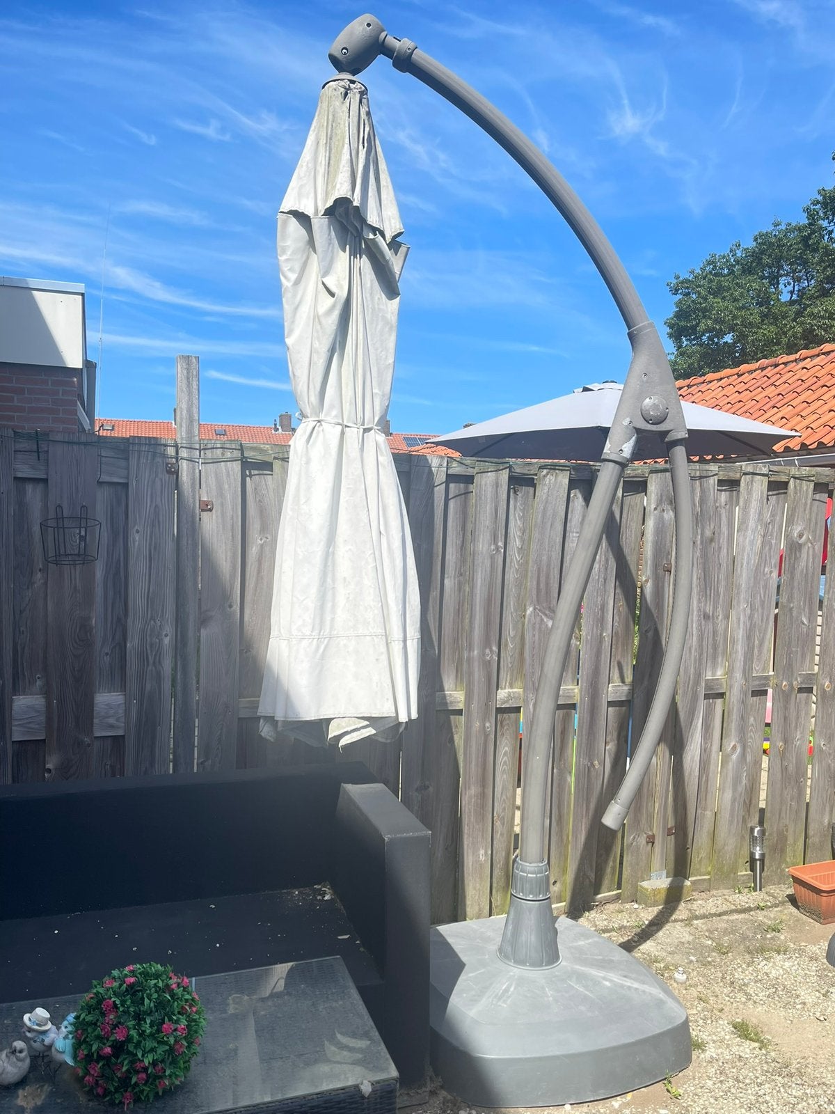 GRATIS Zweefparasol Hartman, Tuin en Terras, Parasols, Ophalen, Gebruikt, 2 tot 3 meter, Zweefparasol